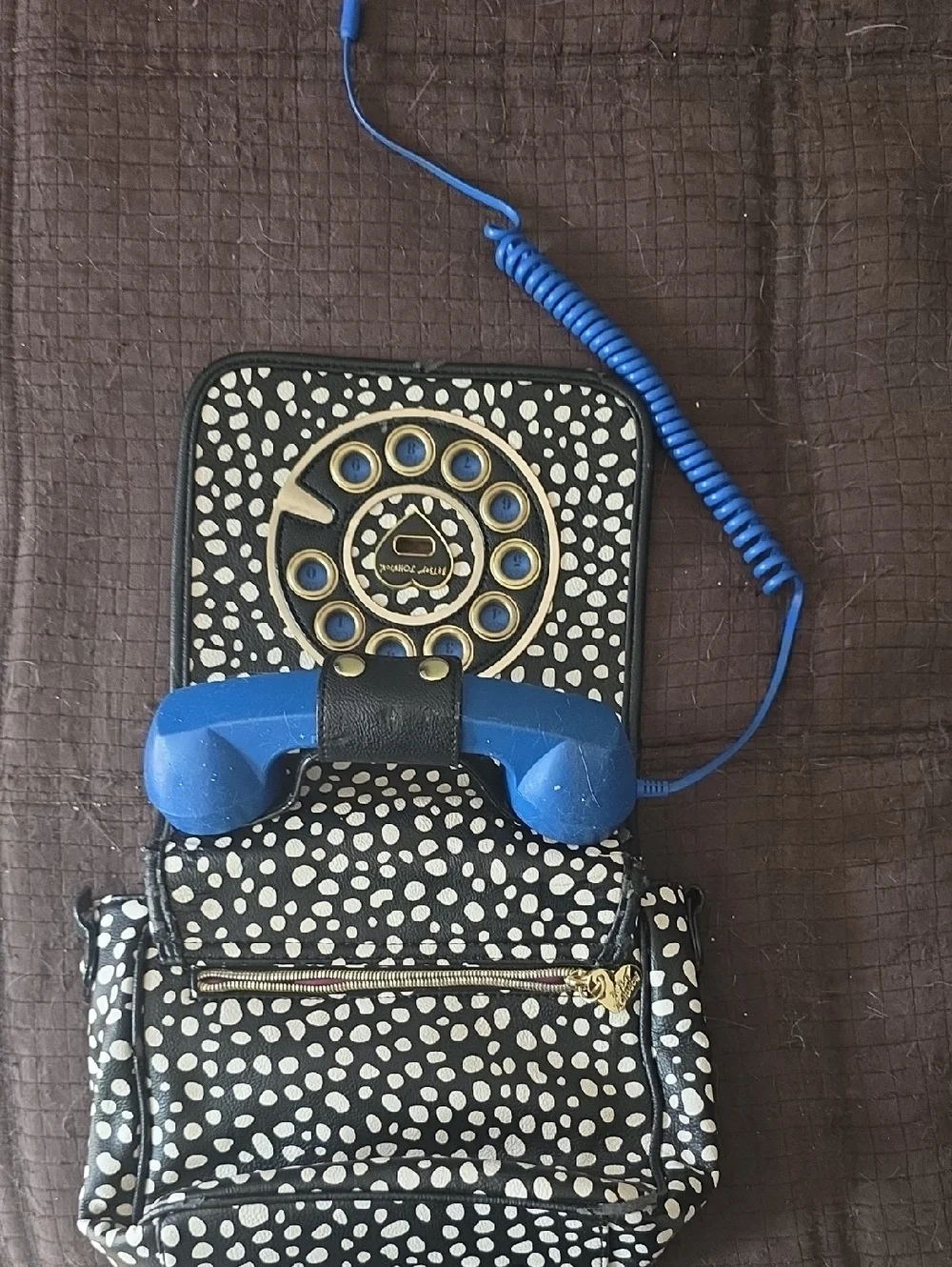 Betsey Johnson telephone purse w/blue headset that can work on your cel